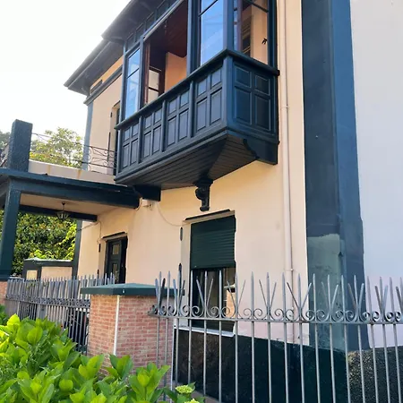 La De Angela Villa Pechon
